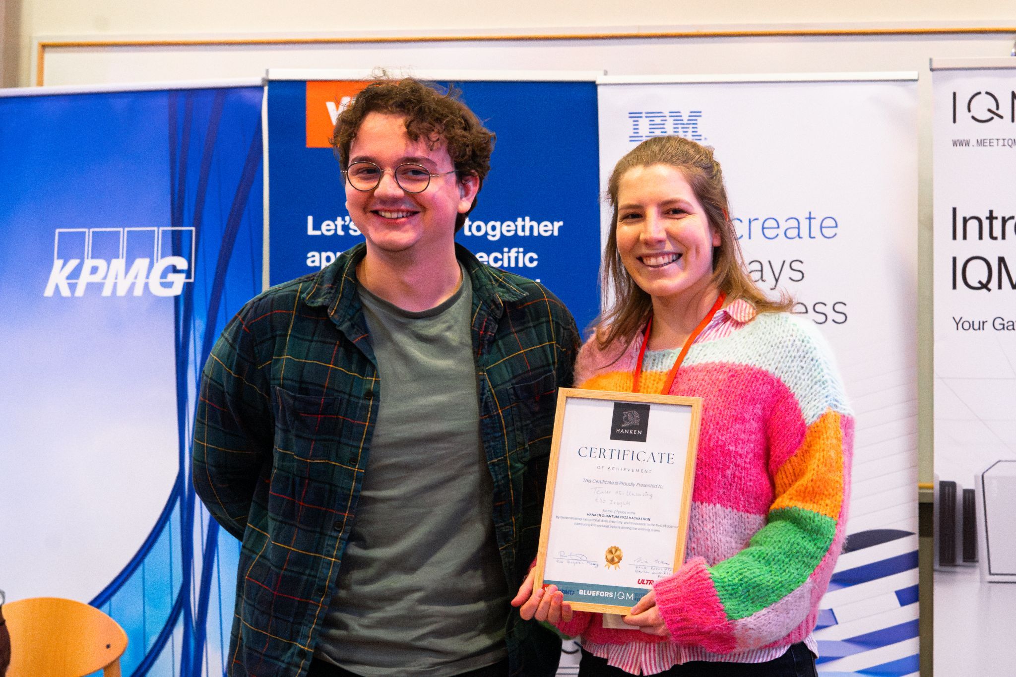 Winning synergy: A team with members of University of Vaasa snag the ‘Best Tech Solution’ award at the Hanken Quantum Hackathon